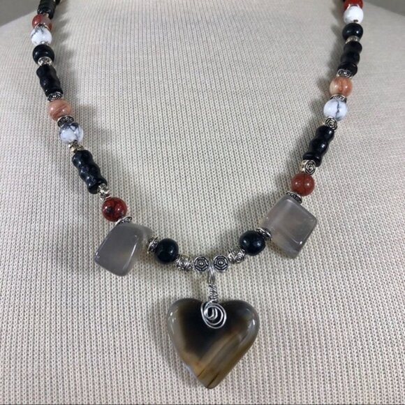 Smoky Banded Agate Heart Beaded Necklace - Picture 2 of 7